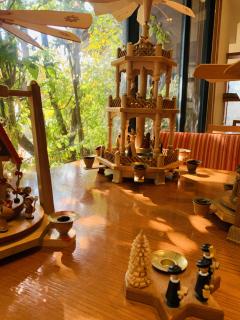 クリスマスピラミッド出しましたー