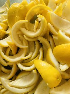 レモンピール仕込んでおります〜